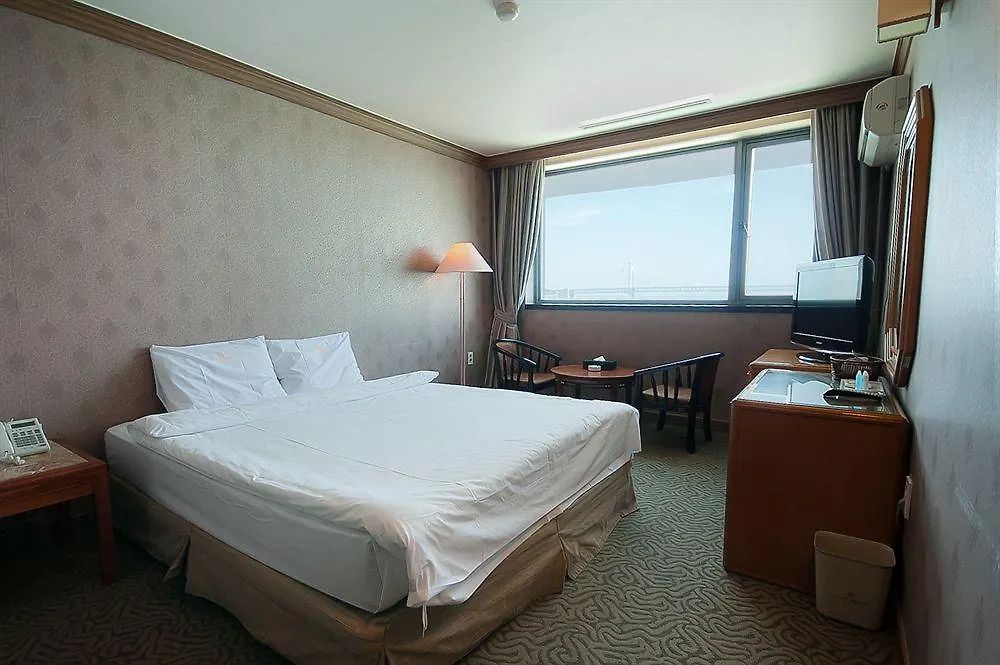 Dawn Beach Hotel Busan 3*,