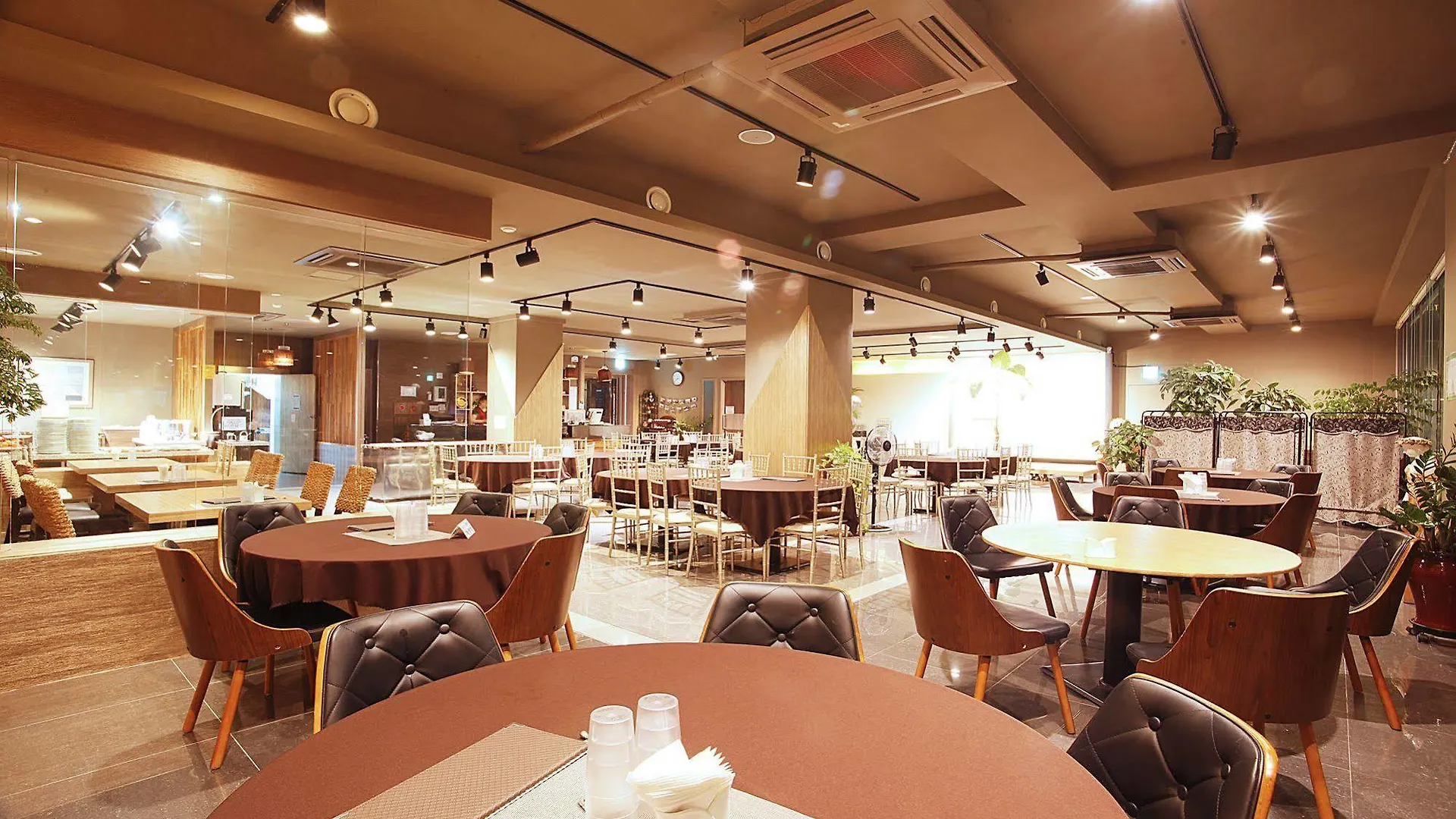 Dawn Beach Hotel Busan 3*,